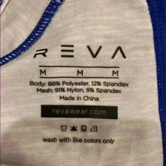 Sweatshirt is from revawear in size medium - Picture 3 of 3